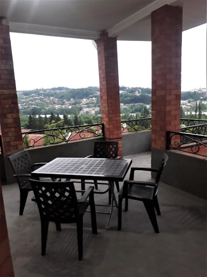 Mango'S Guesthouse Kutaisi Exterior foto